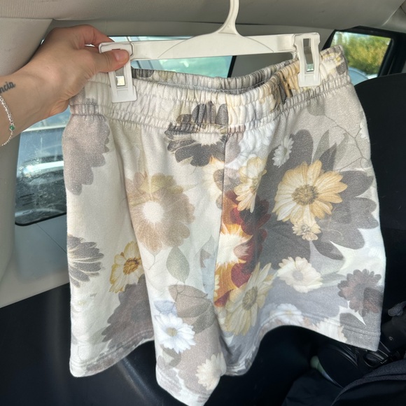 Kith set- crewneck & shorts - Picture 2 of 6